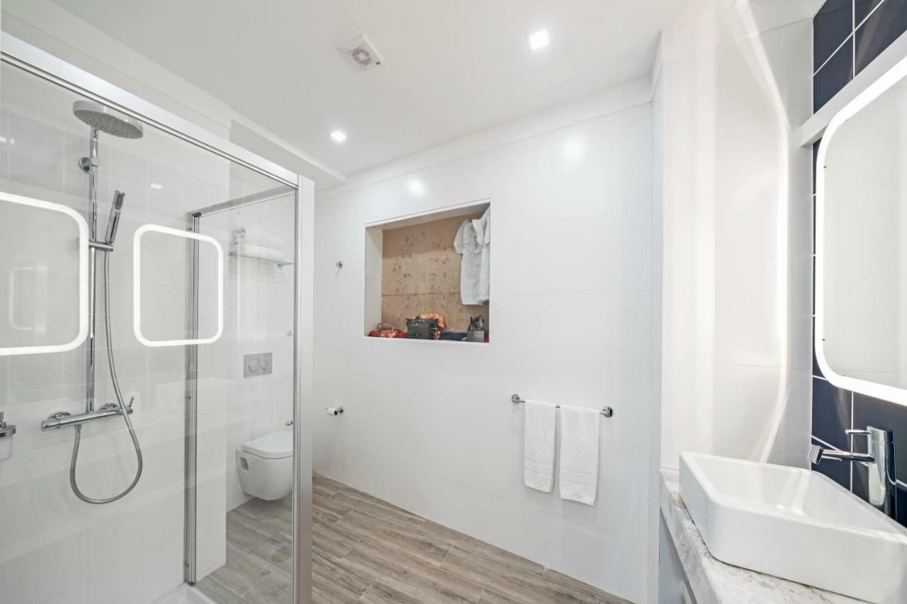 Drapes Design Apartments By An Island Apart ฟุงชาล ภายนอก รูปภาพ