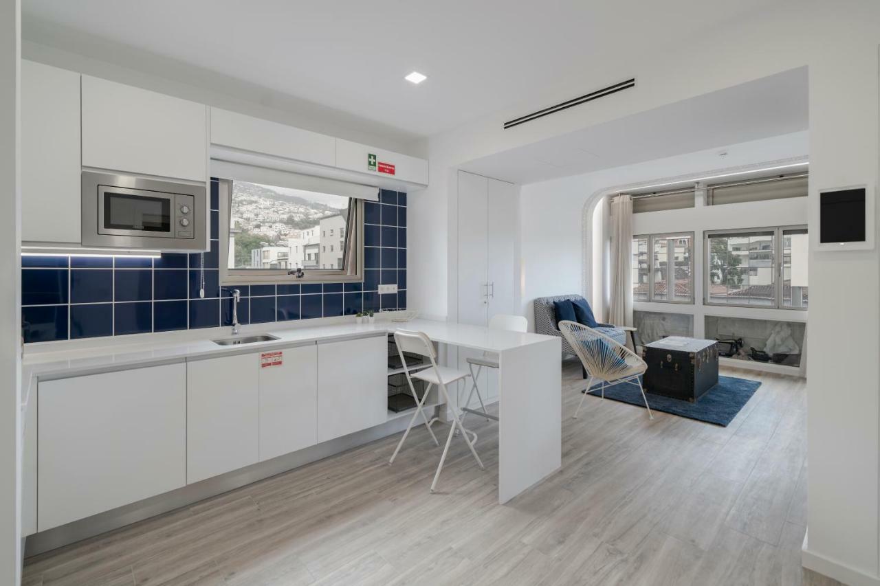 Drapes Design Apartments By An Island Apart ฟุงชาล ภายนอก รูปภาพ