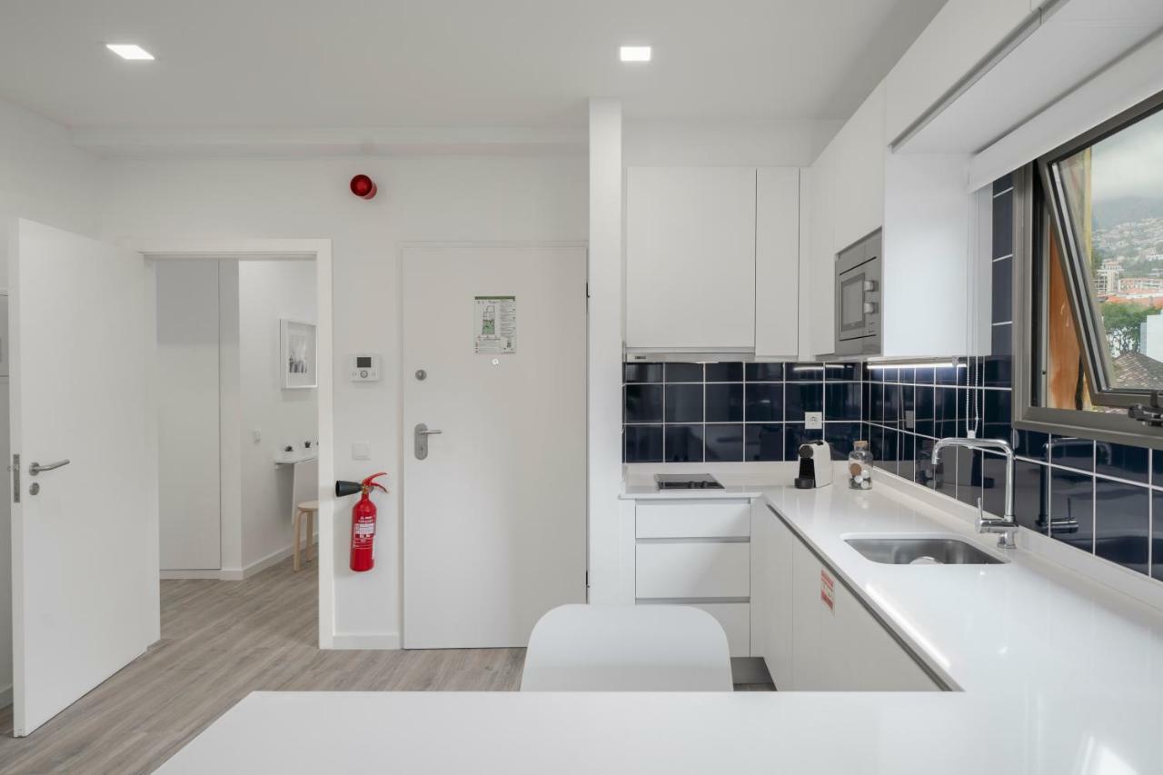 Drapes Design Apartments By An Island Apart ฟุงชาล ภายนอก รูปภาพ
