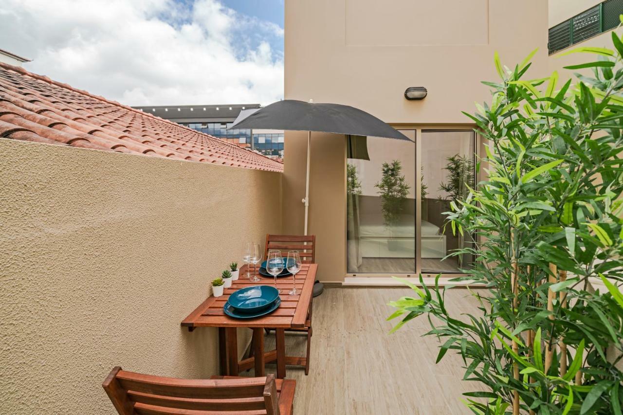 Drapes Design Apartments By An Island Apart ฟุงชาล ภายนอก รูปภาพ