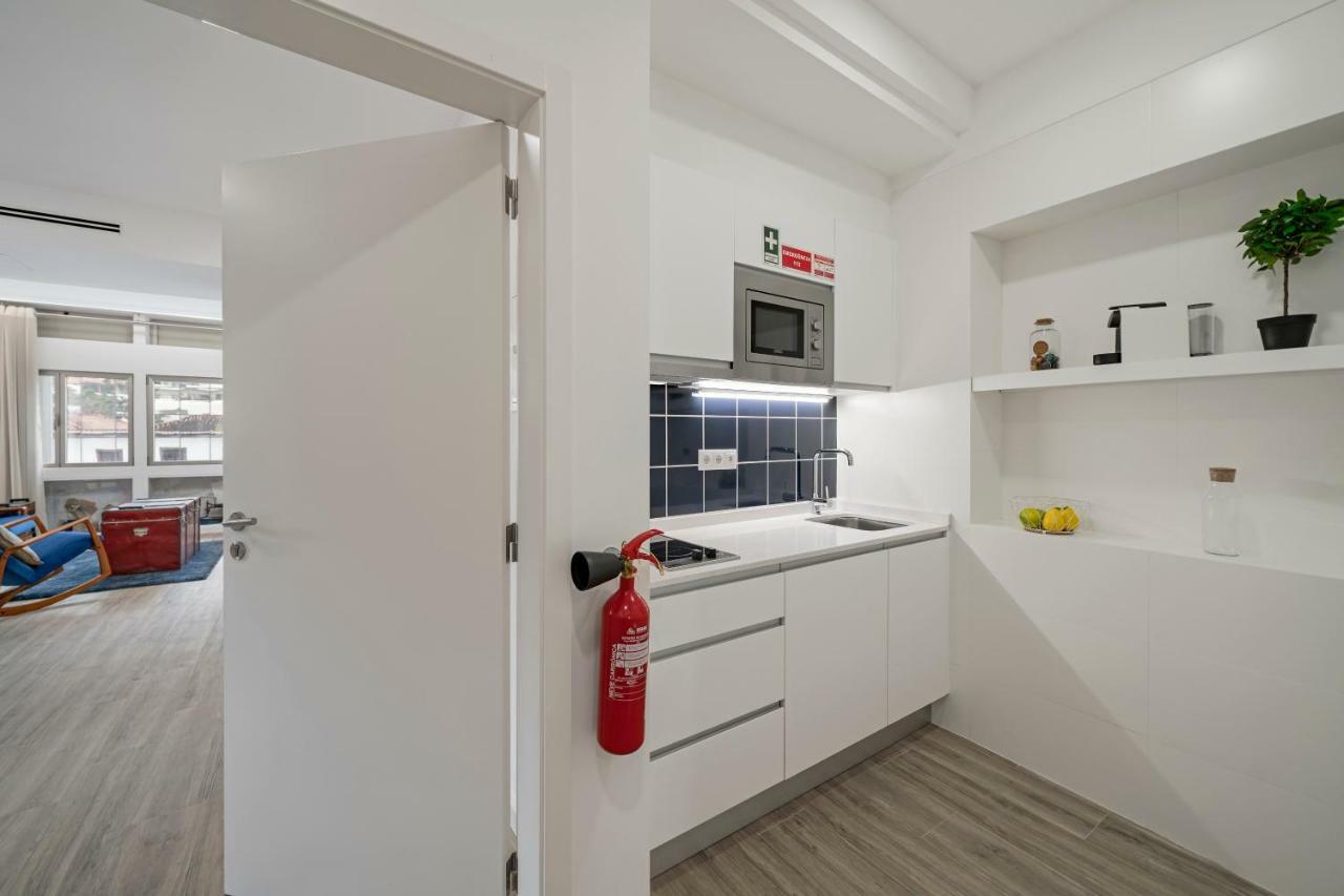 Drapes Design Apartments By An Island Apart ฟุงชาล ภายนอก รูปภาพ